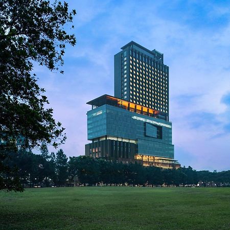Trembesi Hotel Serpong Buitenkant foto