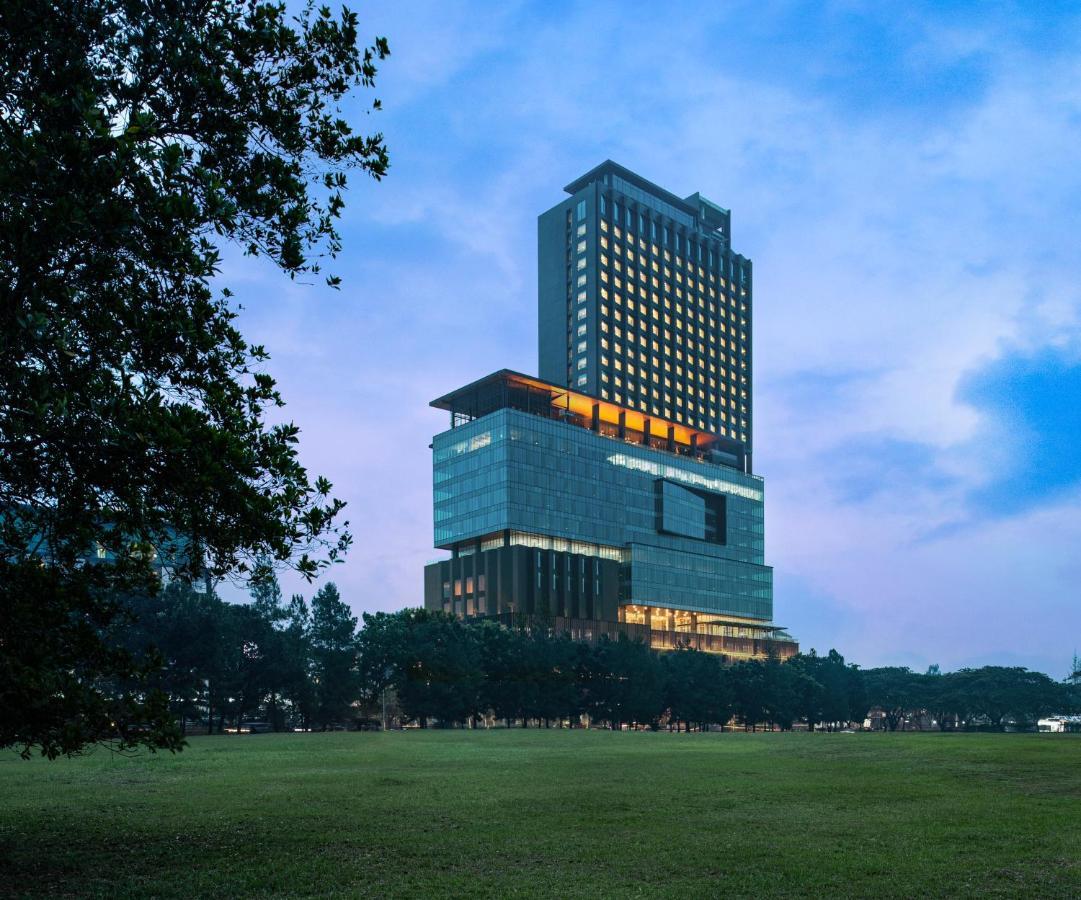 Trembesi Hotel Serpong Buitenkant foto