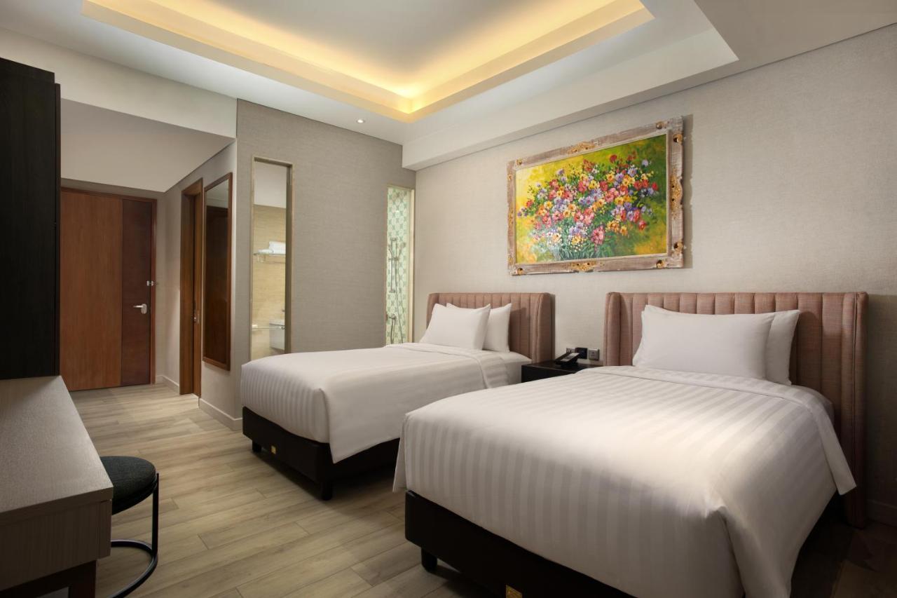 Trembesi Hotel Serpong Buitenkant foto