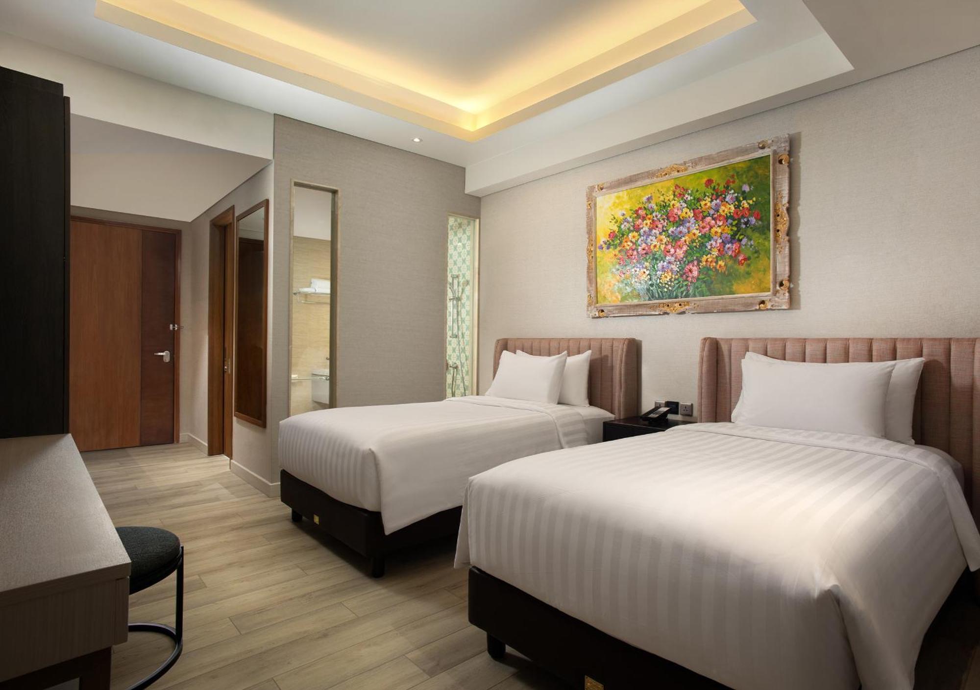 Trembesi Hotel Serpong Buitenkant foto