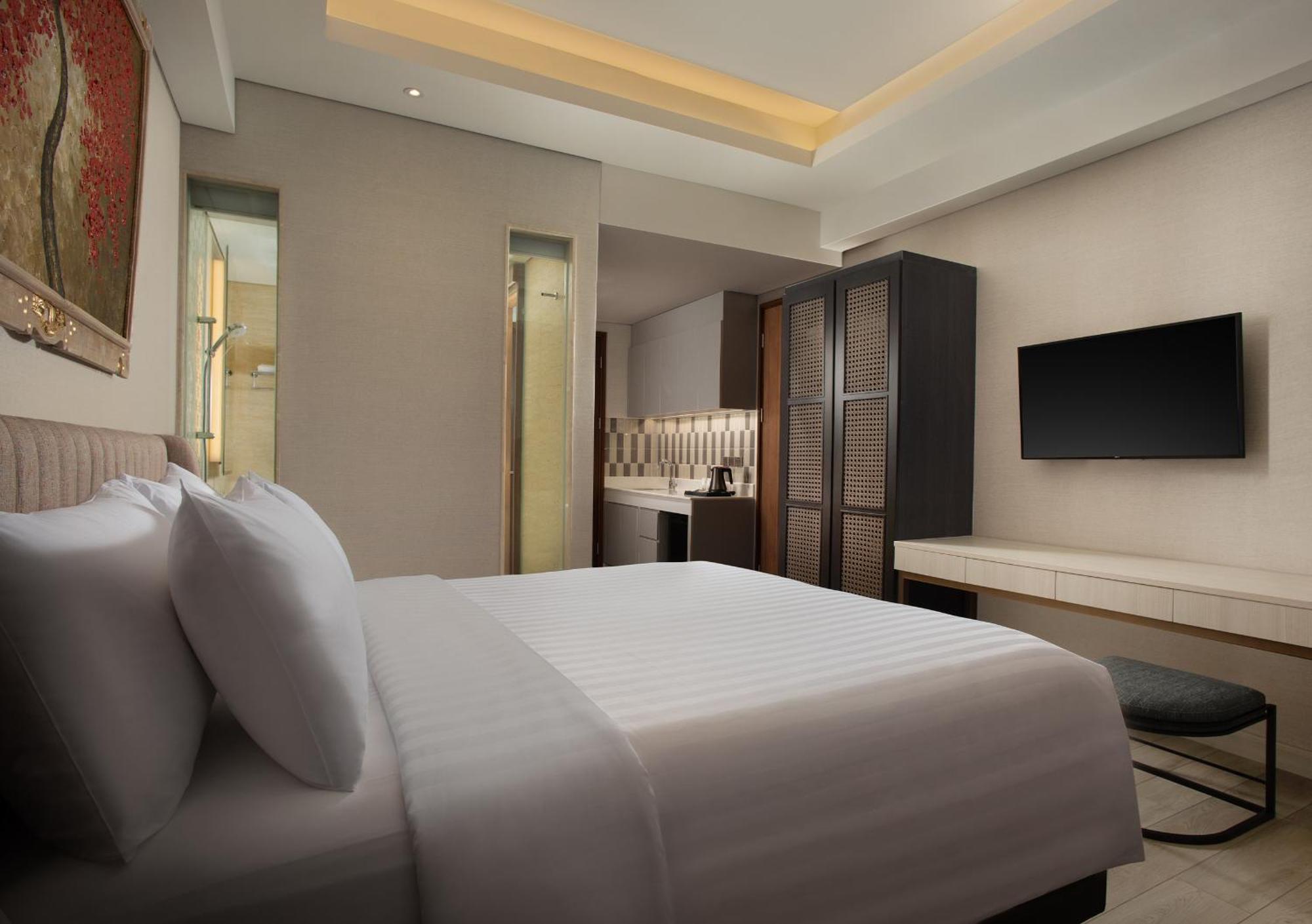 Trembesi Hotel Serpong Buitenkant foto
