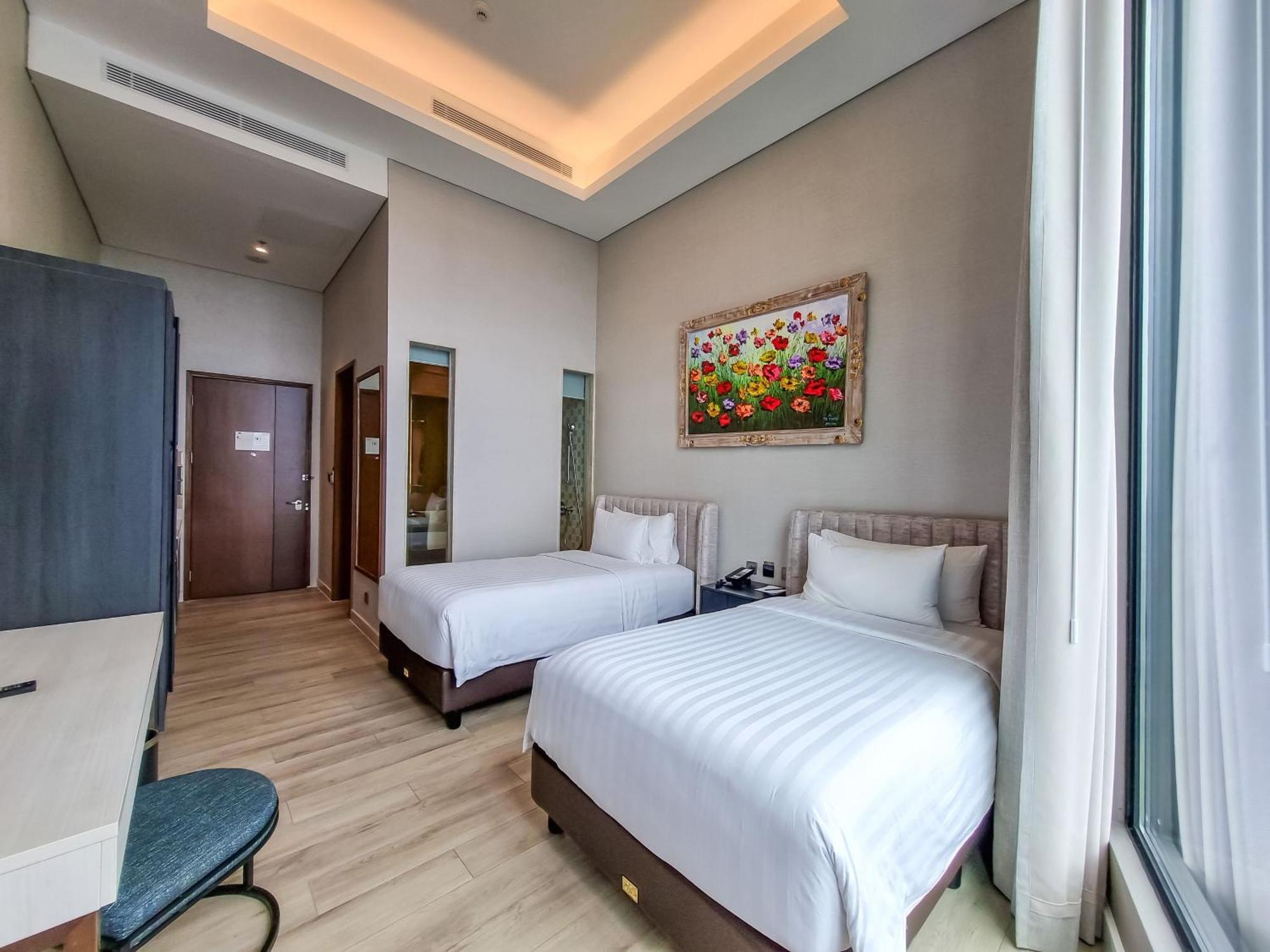 Trembesi Hotel Serpong Buitenkant foto