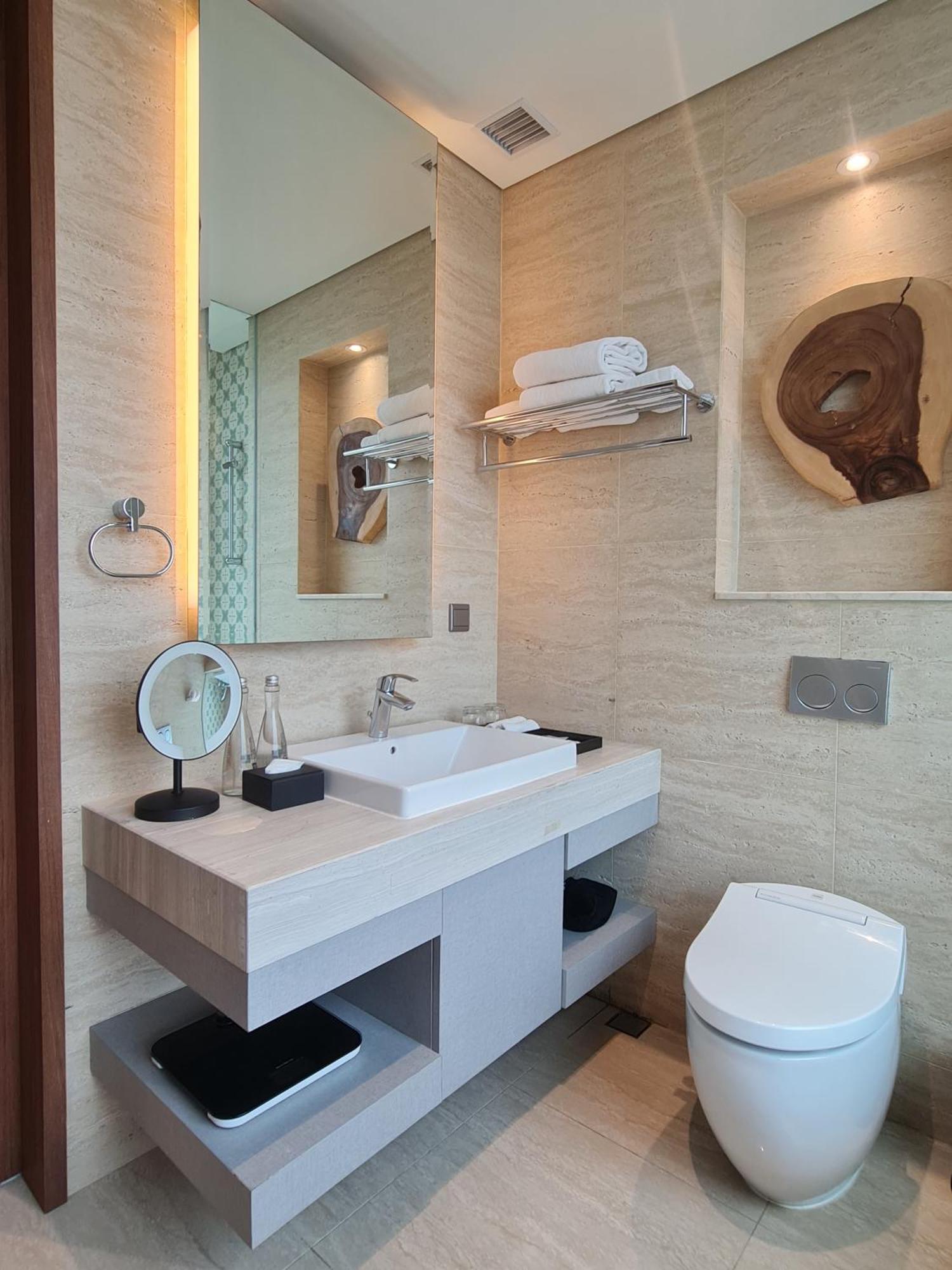 Trembesi Hotel Serpong Buitenkant foto