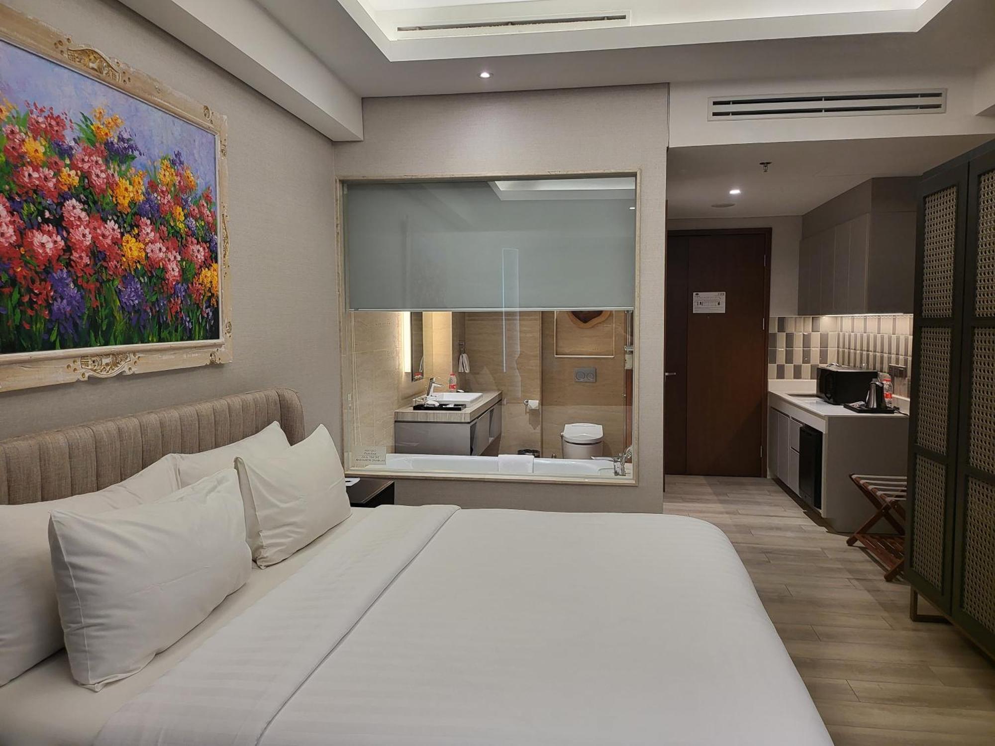 Trembesi Hotel Serpong Buitenkant foto