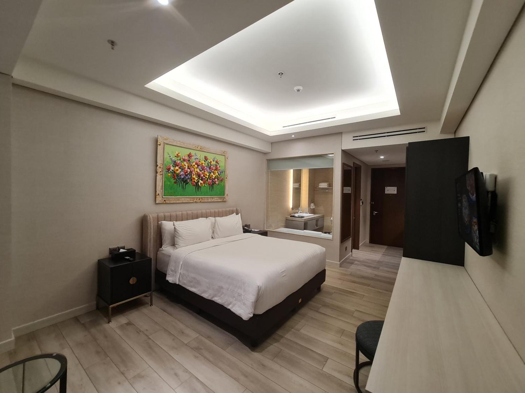 Trembesi Hotel Serpong Buitenkant foto