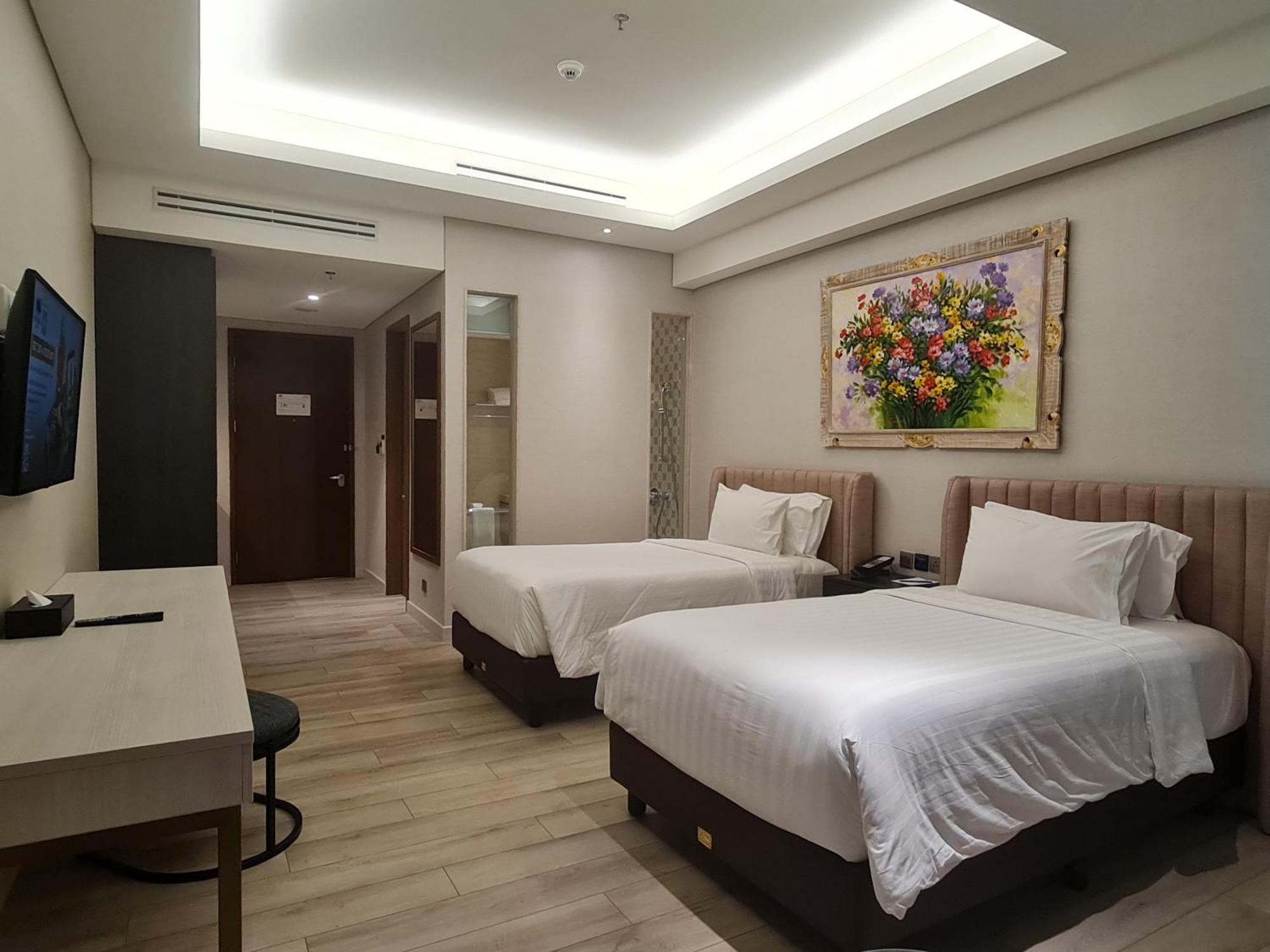 Trembesi Hotel Serpong Buitenkant foto