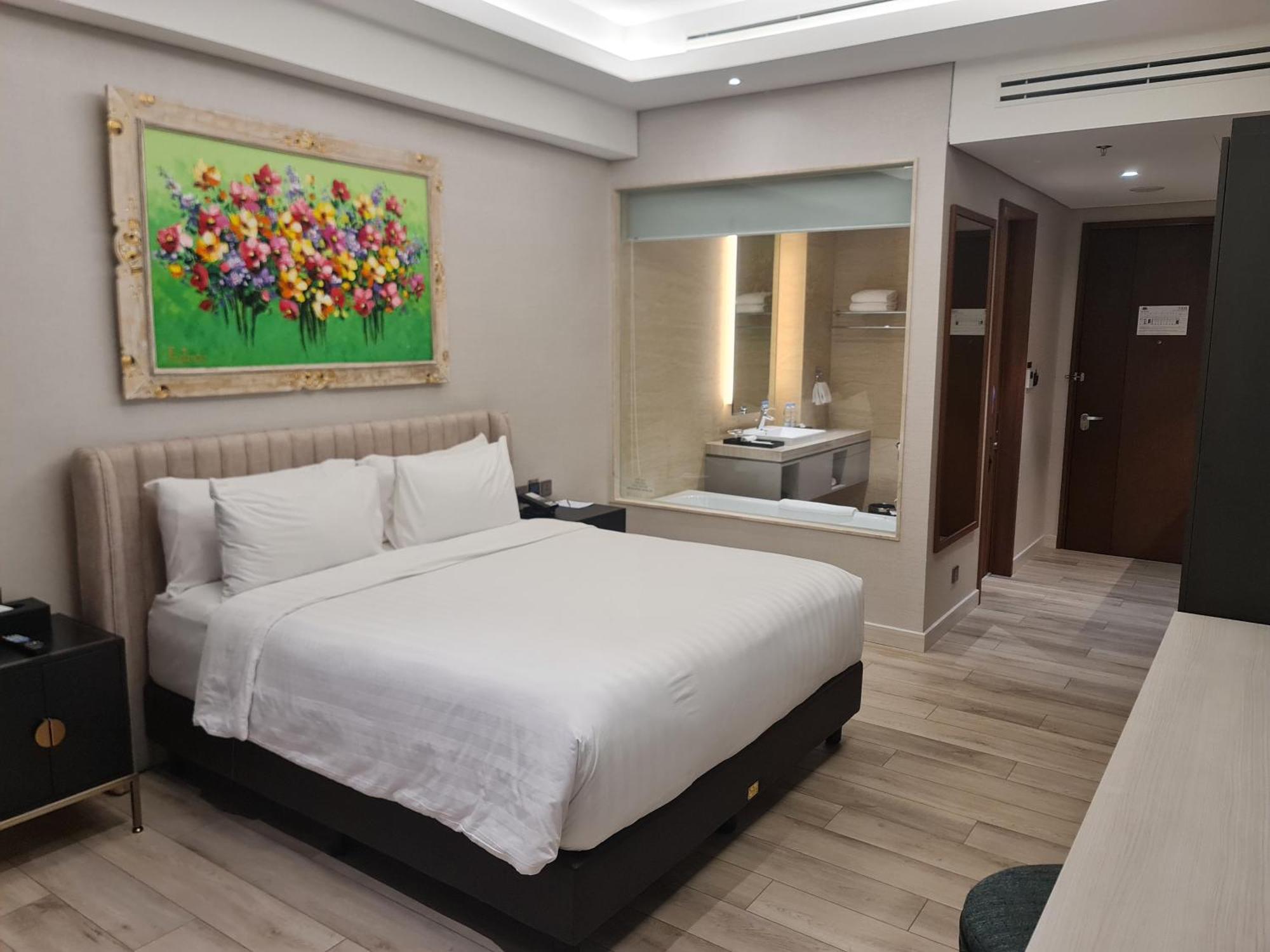 Trembesi Hotel Serpong Buitenkant foto